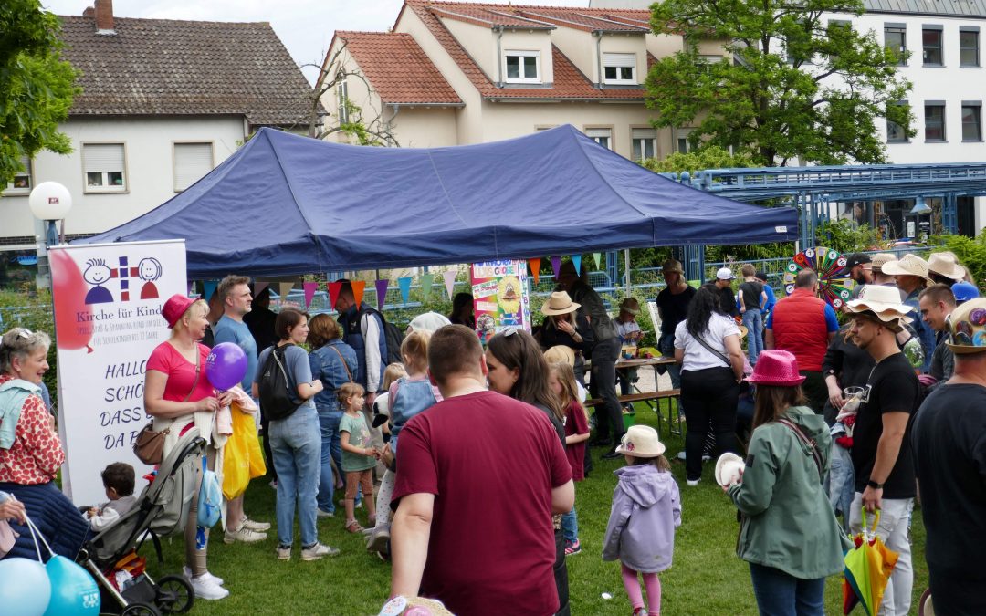 Spaß für Kinder beim Strohhutfest